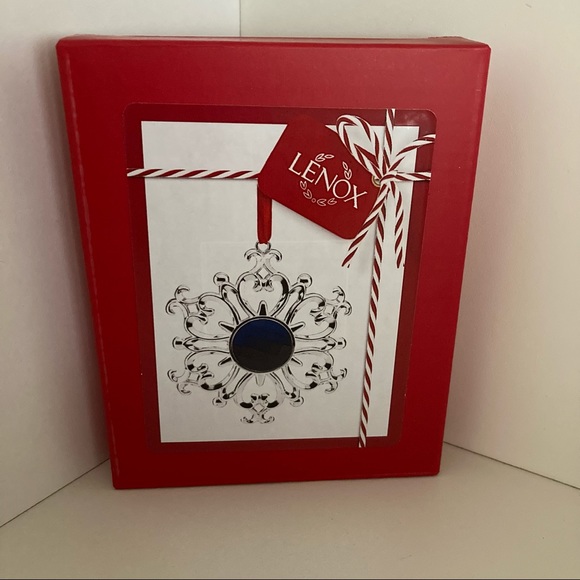 Collectible Lenox Bejeweled Snowflake Silver plated Ornament - Picture 5 of 7